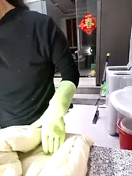 mimi2052 online show from December 15, 2025, 1:00 am