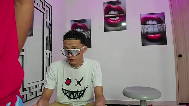 COUPLES BOYS online show from December 5, 2025, 6:12 am