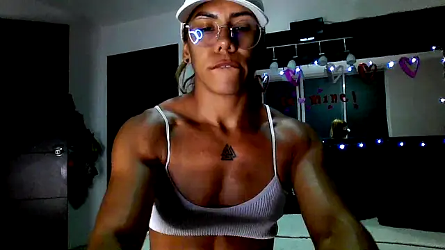 sexymusclegoddess online show from April 2, 2026, 1:46 am