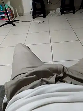 cristian112090 online show from September 27, 2025, 3:34 am