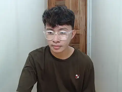 Snapshot of asiantwink0000 chatting on December 21, 2025, 4:08 pm asiantwink0000 online show from December 21, 2025, 4:08 pm