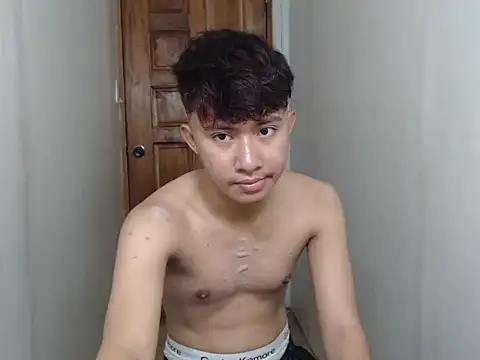 Snapshot of asiantwink0000 chatting on January 13, 2026, 12:04 am asiantwink0000 online show from January 13, 2026, 12:04 am