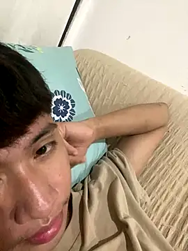 Snapshot of asiantwink0000 chatting on December 17, 2025, 7:19 pm asiantwink0000 online show from December 17, 2025, 7:19 pm