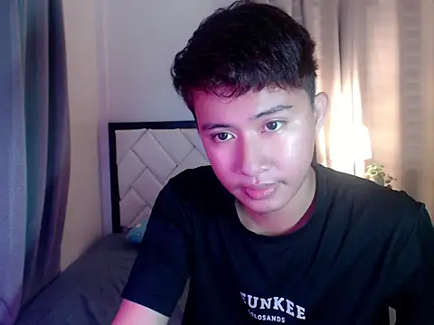 asiantwink0000 online show from February 18, 2026, 8:33 am