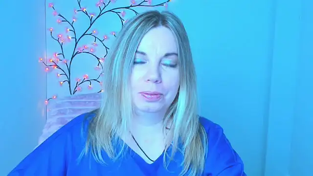 Amanda Swannn online show from April 15, 2026, 6:08 am