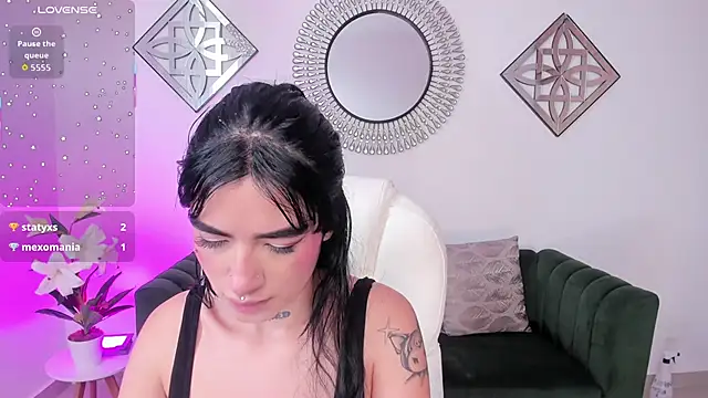 Snapshot of Athenea_sweet_ chatting on December 2, 2025, 8:10 pm Athenea sweet online show from December 2, 2025, 8:10 pm