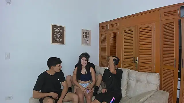 Snapshot of brutal_revolution chatting on November 29, 2025, 2:17 pm brutal revolution online show from November 29, 2025, 2:17 pm