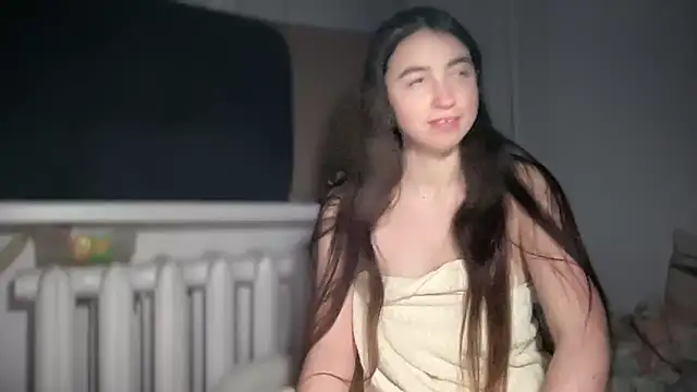 Snapshot of Aphr0ditee chatting on February 8, 2026, 3:21 pm Aphr0ditee online show from February 8, 2026, 3:21 pm