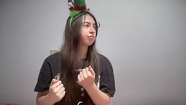 Snapshot of Aphr0ditee chatting on January 10, 2026, 2:56 pm Aphr0ditee online show from January 10, 2026, 2:56 pm