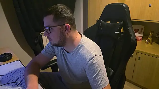 kevinnlovelly online show from February 1, 2026, 11:14 pm