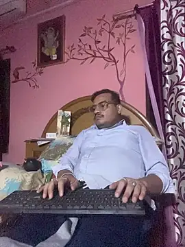 Saxymood1111 online show from April 5, 2026, 8:37 pm