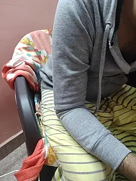 Snapshot of smgrtamil chatting on January 14, 2026, 2:04 am smgrtamil online show from January 14, 2026, 2:04 am