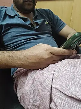 Snapshot of smgrtamil chatting on January 7, 2026, 6:29 am smgrtamil online show from January 7, 2026, 6:29 am