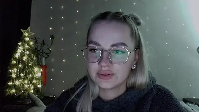 Whitehex666 online show from December 22, 2025, 5:13 pm