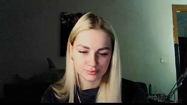 Whitehex666 online show from December 3, 2025, 4:39 pm