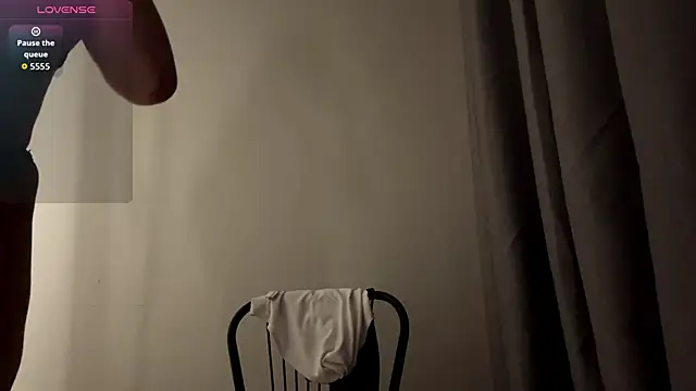 Snapshot of ElyaMur chatting on January 9, 2026, 5:20 pm ElyaMur online show from January 9, 2026, 5:20 pm