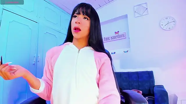 Snapshot of Hot_Darliing chatting on January 13, 2026, 1:15 pm Hot Darliing online show from January 13, 2026, 1:15 pm