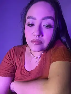 Snapshot of IvyyStone_ chatting on December 21, 2025, 7:48 pm IvyyStone online show from December 21, 2025, 7:48 pm