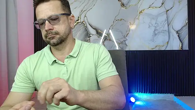 Snapshot of robert_poison1 chatting on January 8, 2026, 6:36 pm robert poison1 online show from January 8, 2026, 6:36 pm