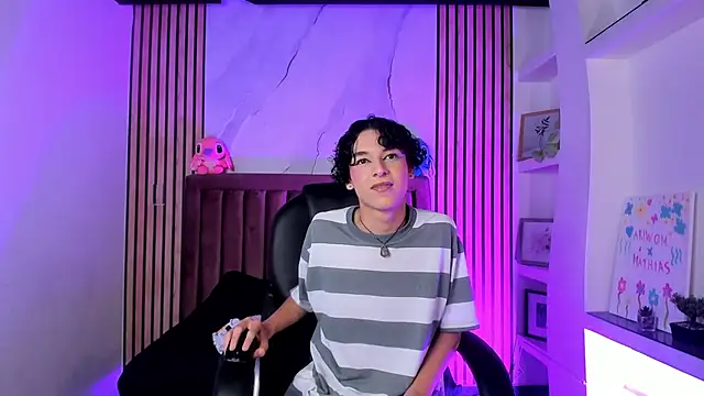 SthepanodiMonaco online show from April 14, 2026, 3:22 am