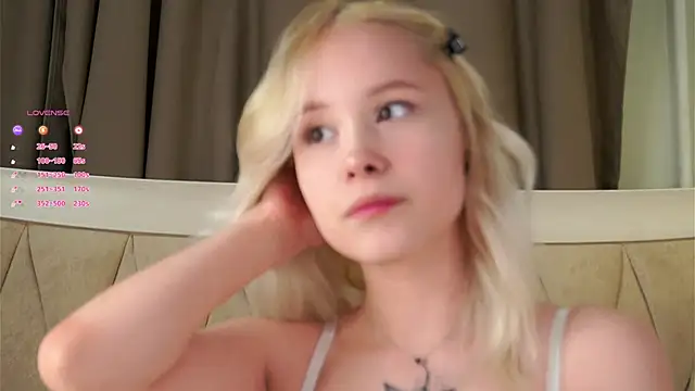 Snapshot of AunclreaVache chatting on February 15, 2026, 2:16 pm AunclreaVache online show from February 15, 2026, 2:16 pm