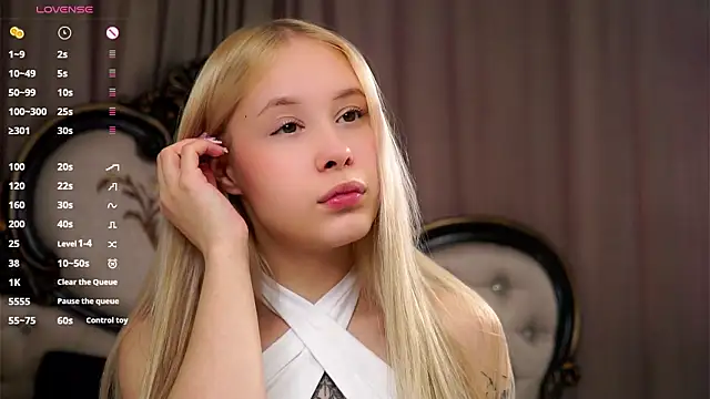 Snapshot of AunclreaVache chatting on March 2, 2026, 2:01 am AunclreaVache online show from March 2, 2026, 2:01 am