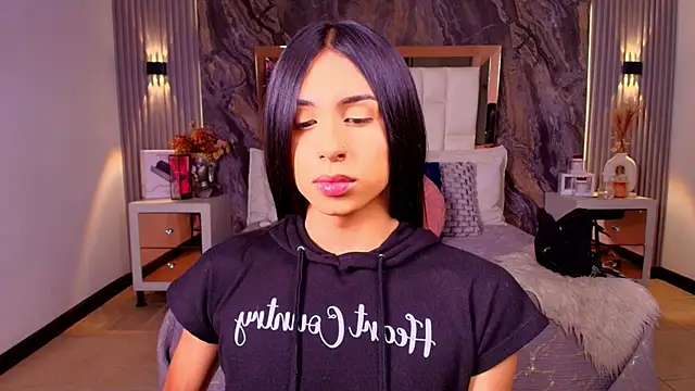 Snapshot of Caroline_foster1 chatting on December 22, 2025, 11:43 am Caroline foster1 online show from December 22, 2025, 11:43 am