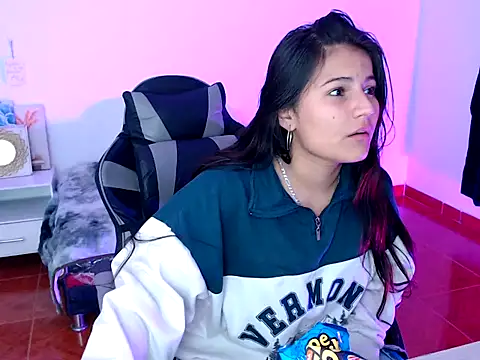 Nina  666 online show from December 21, 2025, 11:45 am