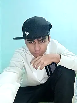 Snapshot of kirito_22cm chatting on November 28, 2025, 3:39 am kirito 22cm online show from November 28, 2025, 3:39 am