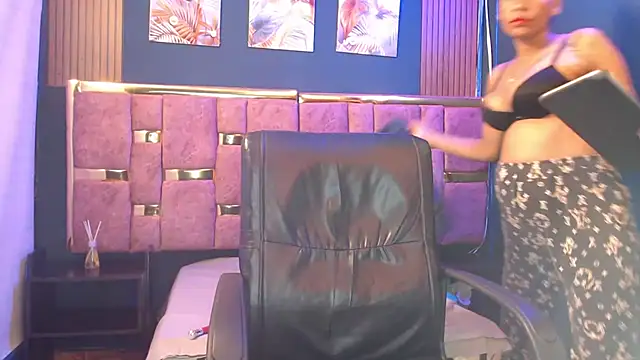  Caroline34 online show from April 7, 2026, 10:28 am