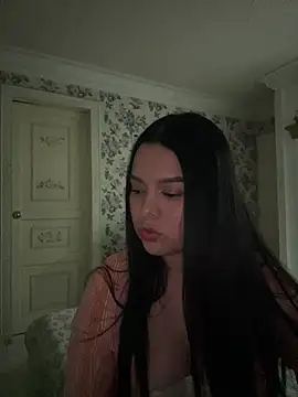 sweet ruby  online show from May 8, 2026, 1:53 am