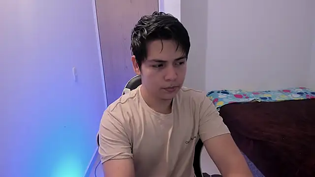 Asta YunoXXX online show from April 16, 2026, 12:44 am