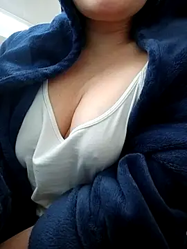 Snapshot of Clarisa_Xx chatting on December 23, 2025, 10:14 am Clarisa Xx online show from December 23, 2025, 10:14 am