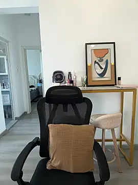 youyou-baby999 online show from February 26, 2026, 5:18 am