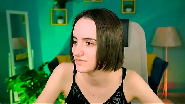 KateWillows online show from April 6, 2026, 4:46 am