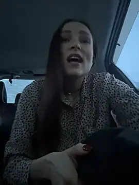 ZaraHill online show from December 20, 2025, 2:47 am