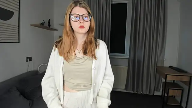 IndiraMarotto online show from January 16, 2026, 12:31 pm