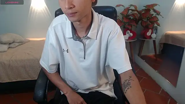 Snapshot of LucassSmith11 chatting on December 4, 2025, 11:42 am LucassSmith11 online show from December 4, 2025, 11:42 am