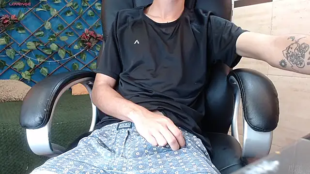 Snapshot of LucassSmith11 chatting on January 14, 2026, 11:58 am LucassSmith11 online show from January 14, 2026, 11:58 am