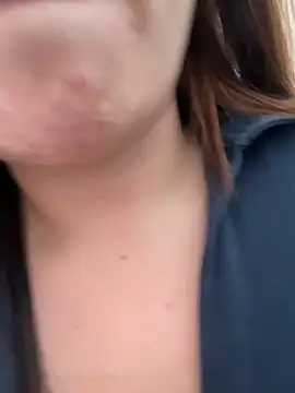 RosaliaVicky online show from December 4, 2025, 4:28 pm