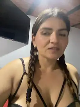 RosaliaVicky online show from January 11, 2026, 1:34 am