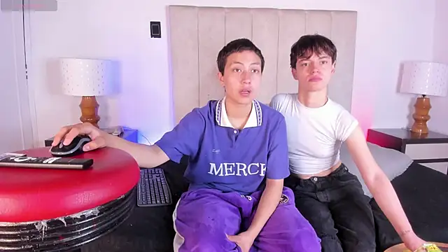 Snapshot of Brenda_Tina chatting on January 13, 2026, 3:43 am Brenda Tina online show from January 13, 2026, 3:43 am