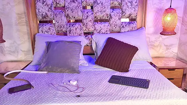 emily dempsey online show from March 6, 2026, 7:09 pm