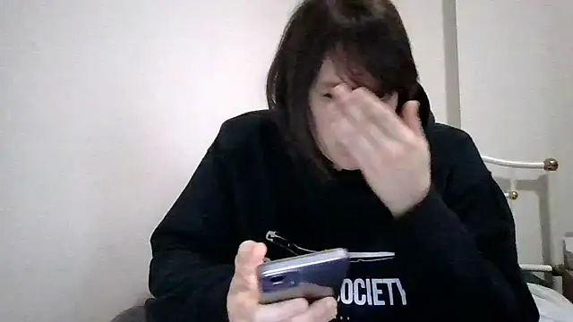 Snapshot of mala93ts chatting on December 1, 2025, 9:32 am mala93ts online show from December 1, 2025, 9:32 am