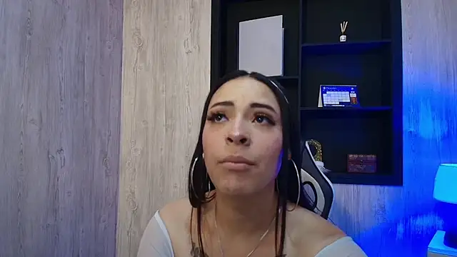 CRISTAL VIOLETA online show from January 10, 2026, 2:29 am