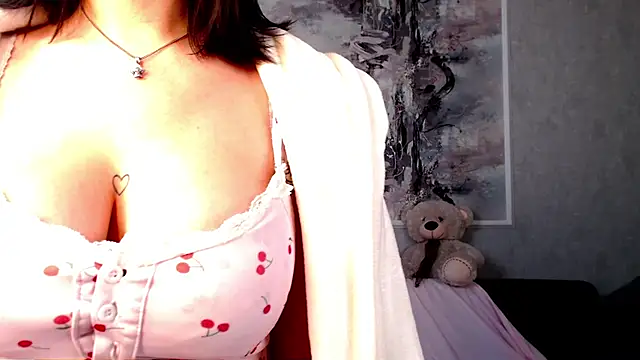 Snapshot of MisaLumia chatting on December 15, 2025, 6:14 pm MisaLumia online show from December 15, 2025, 6:14 pm