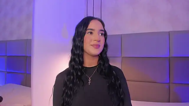 Snapshot of Emily_luve chatting on January 6, 2026, 3:27 pm Emily luve online show from January 6, 2026, 3:27 pm