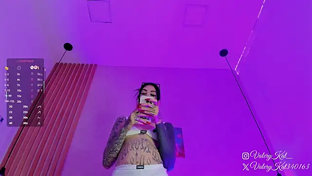 Snapshot of Valerykat_ chatting on February 19, 2026, 11:51 am Valerykat online show from February 19, 2026, 11:51 am