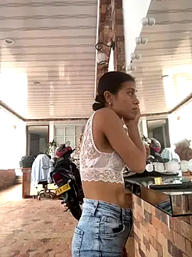 Snapshot of AnitaDuque chatting on December 2, 2025, 1:13 pm AnitaDuque online show from December 2, 2025, 1:13 pm