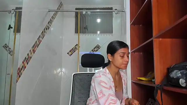 Snapshot of AnitaDuque chatting on December 20, 2025, 11:18 pm AnitaDuque online show from December 20, 2025, 11:18 pm